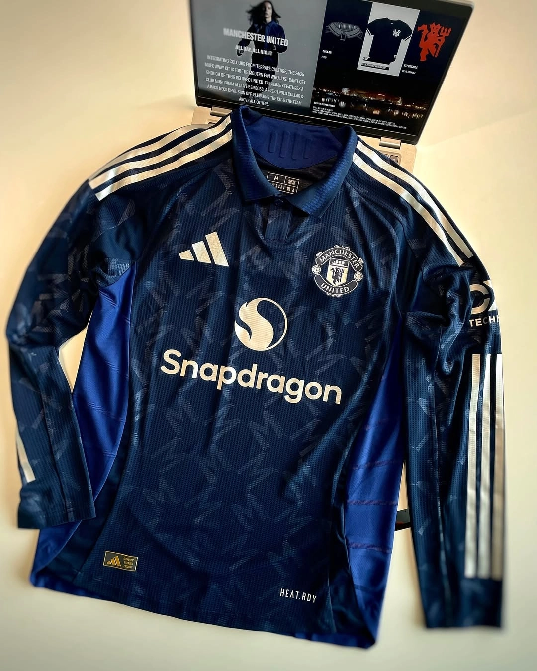 开云官网首页-新型球衣发布，引发球迷抢购热潮 