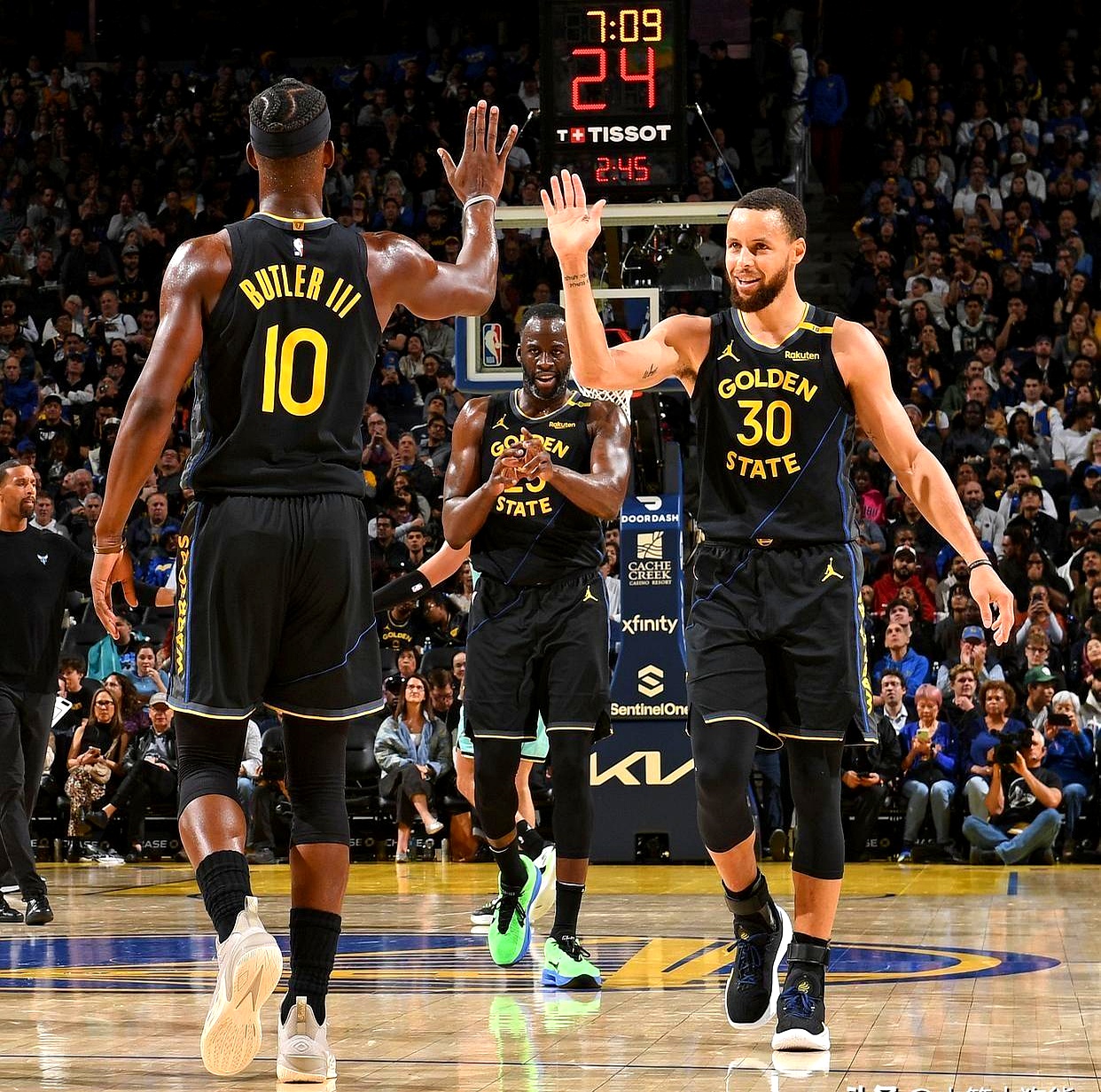 开云平台中国-勇士队全员表现亮眼，战胜对手稳步前行的简单介绍